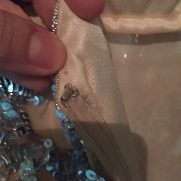 Gown - Picture 6 of 8